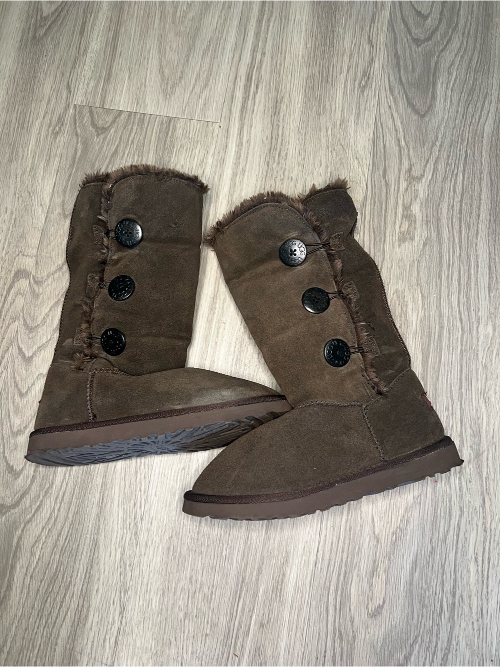 UGG Brown Bailey Button Triplet II Six 9 Women's Winter Fleece Lined Boots